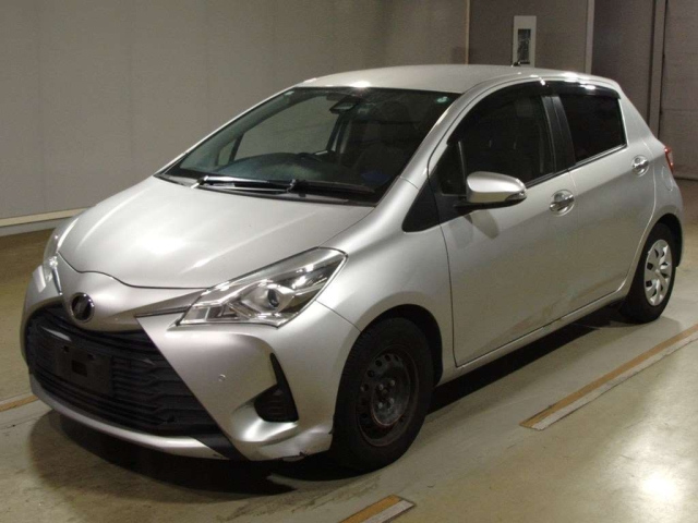 TOYOTA VITZ 2018