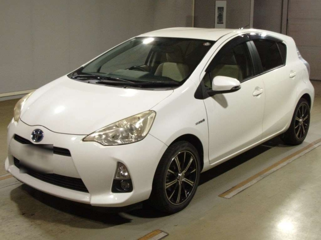 TOYOTA AQUA 2012