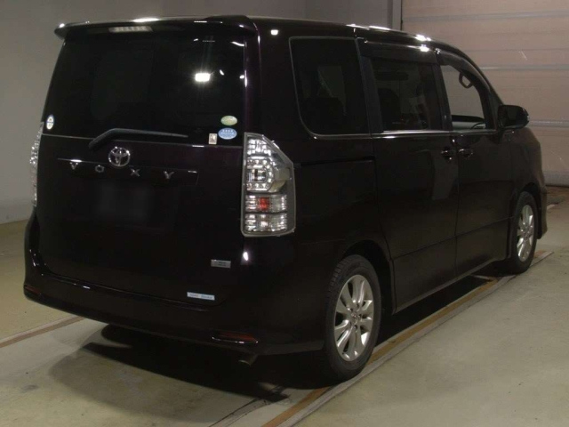 TOYOTA VOXY 2010