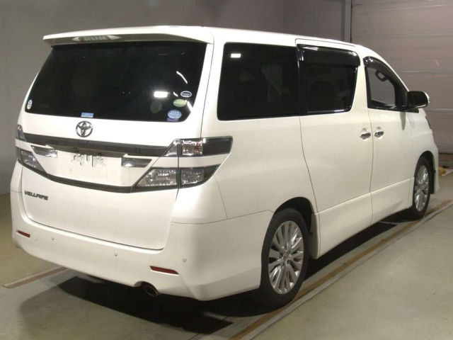 TOYOTA VELLFIRE 2013