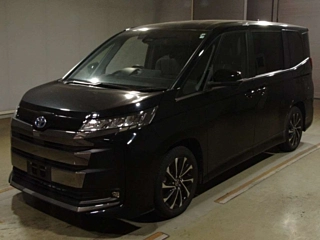 TOYOTA NOAH 2022