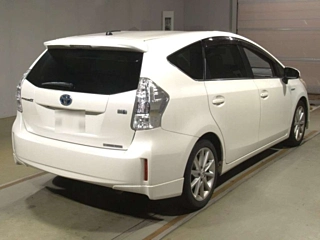 TOYOTA PRIUS ALPHA 2012