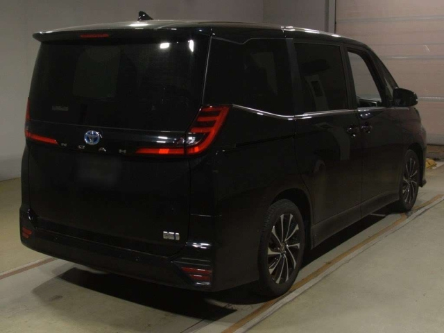 TOYOTA NOAH 2022