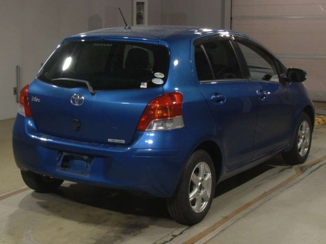TOYOTA VITZ 2010