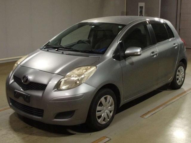 TOYOTA VITZ 2010