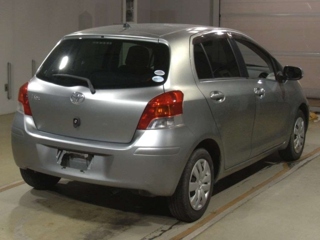 TOYOTA VITZ 2010