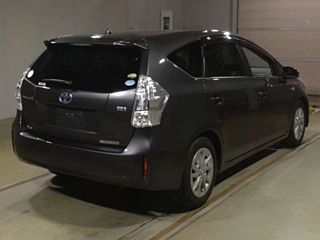 TOYOTA PRIUS ALPHA 2013