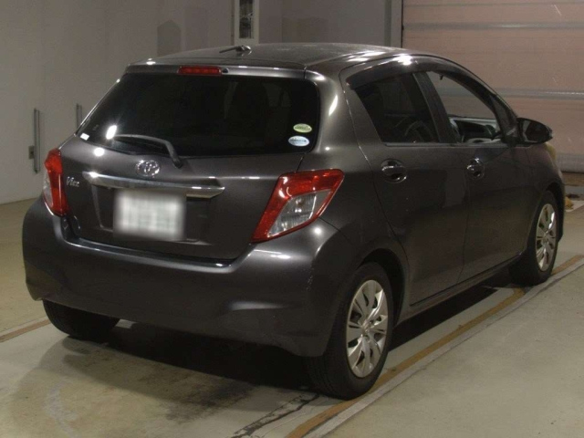 TOYOTA VITZ 2012