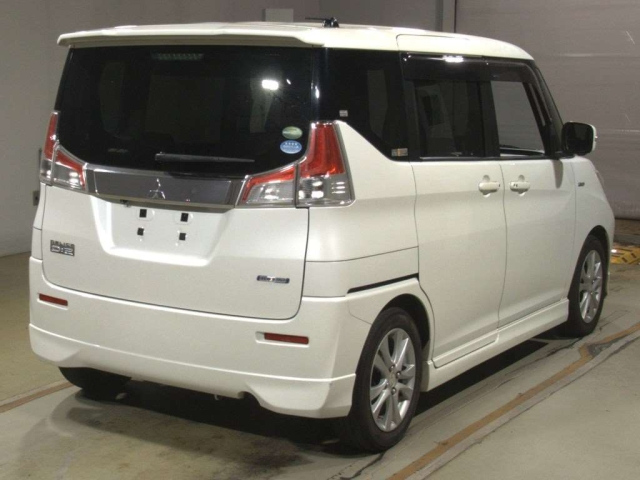 MITSUBISHI DELICA D2 2016