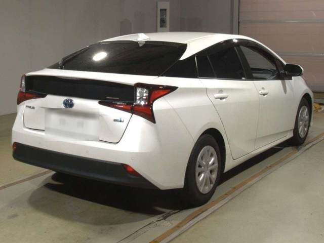 TOYOTA PRIUS 2021