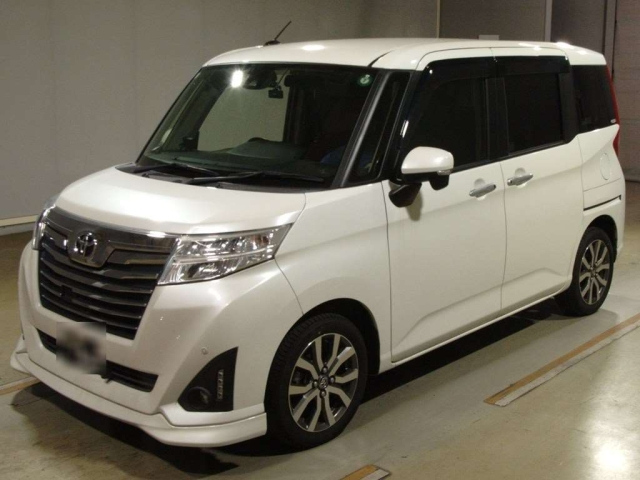 TOYOTA ROOMY 2017