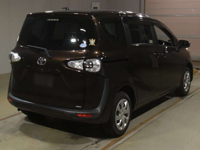 TOYOTA SIENTA 2016