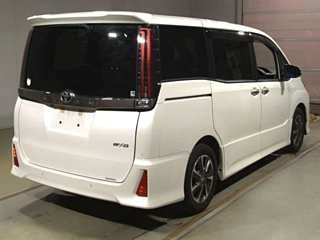 TOYOTA NOAH 2021