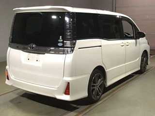 TOYOTA VOXY 2018