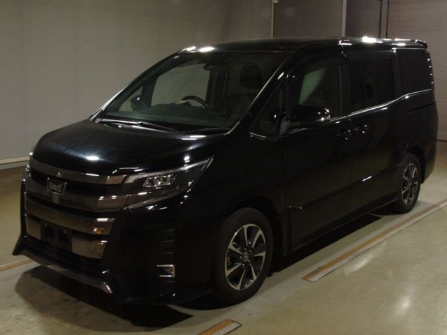 TOYOTA NOAH 2020