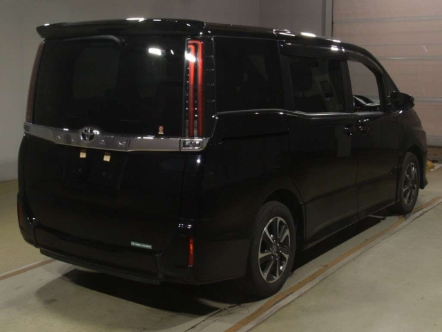 TOYOTA NOAH 2020
