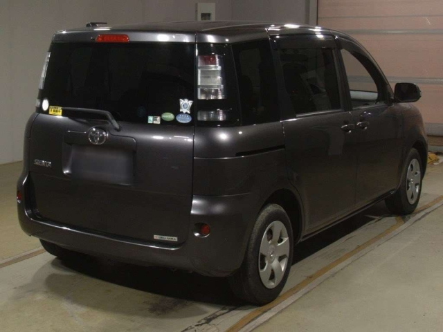 TOYOTA SIENTA 2013