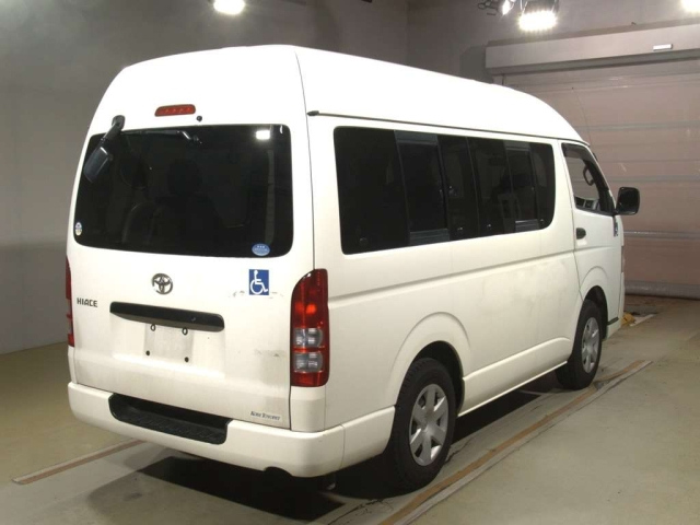 TOYOTA HIACE VAN 2013