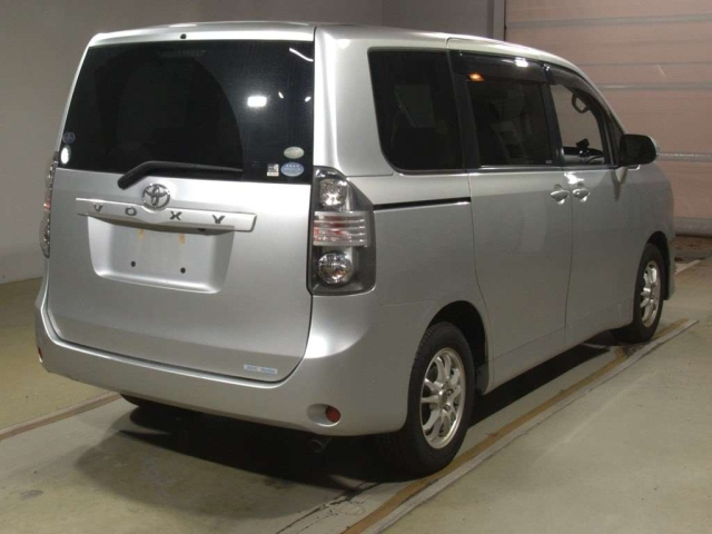TOYOTA VOXY 2009