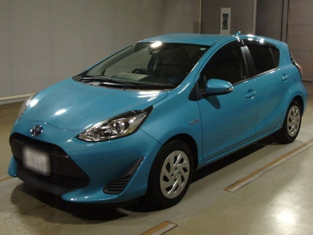 TOYOTA AQUA 2019