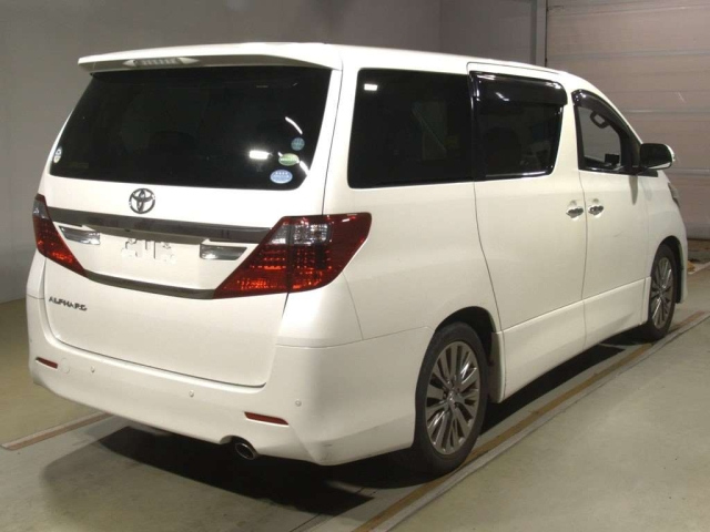 TOYOTA ALPHARD 2013
