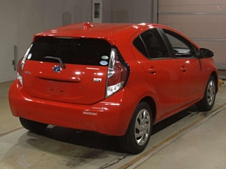 TOYOTA AQUA 2015