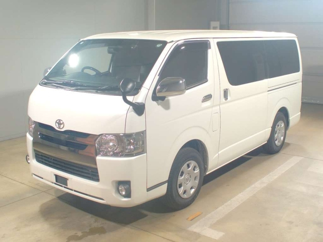 TOYOTA HIACE VAN 2019