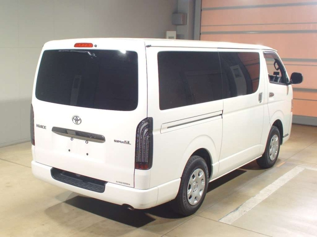 TOYOTA HIACE VAN 2019