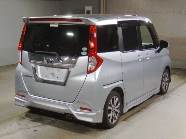 TOYOTA ROOMY 2018