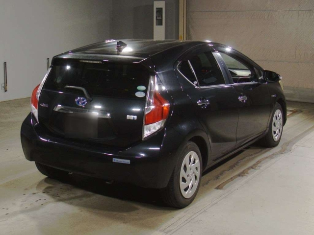 TOYOTA AQUA 2016