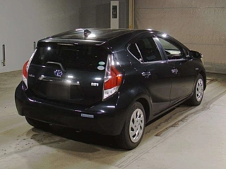 TOYOTA AQUA 2016