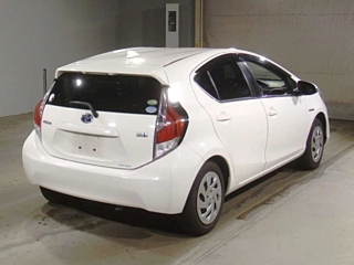 TOYOTA AQUA 2016
