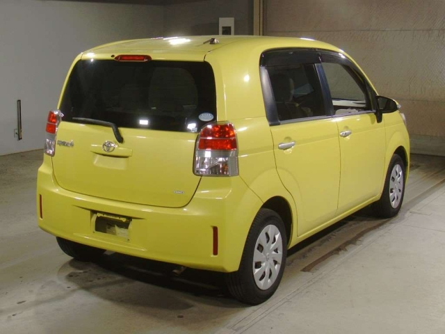 TOYOTA SPADE 2012