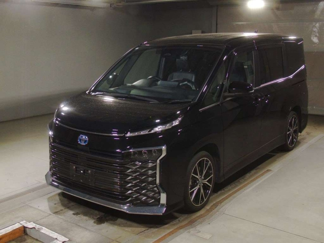 TOYOTA VOXY 2023
