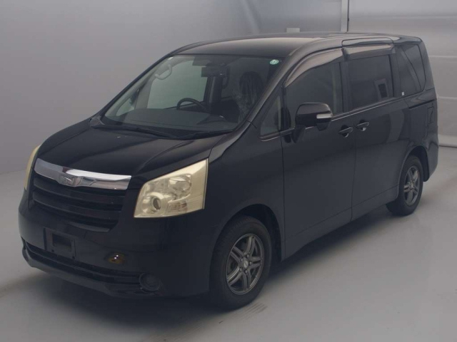 TOYOTA NOAH 2008