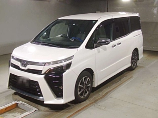 TOYOTA VOXY 2020