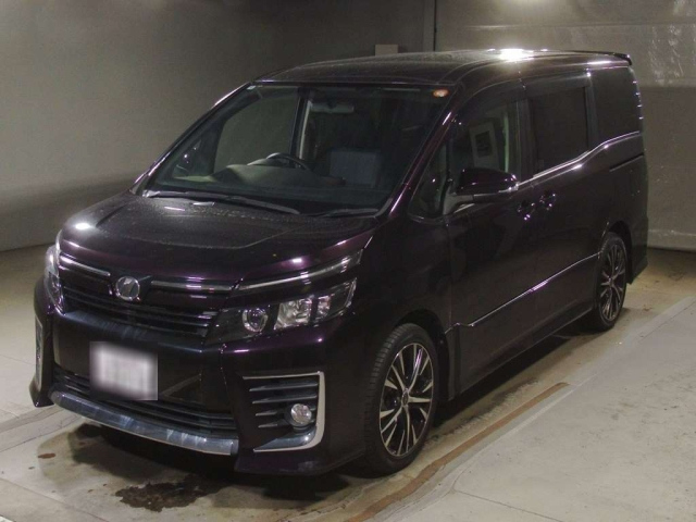 TOYOTA VOXY 2014