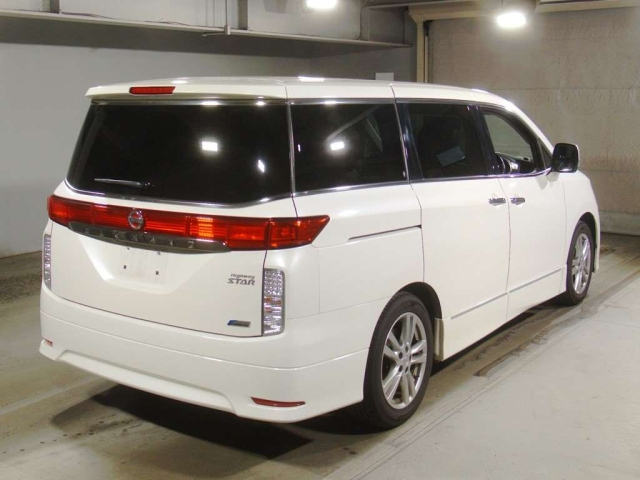 NISSAN ELGRAND 2010