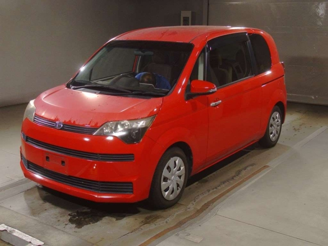 TOYOTA SPADE 2013