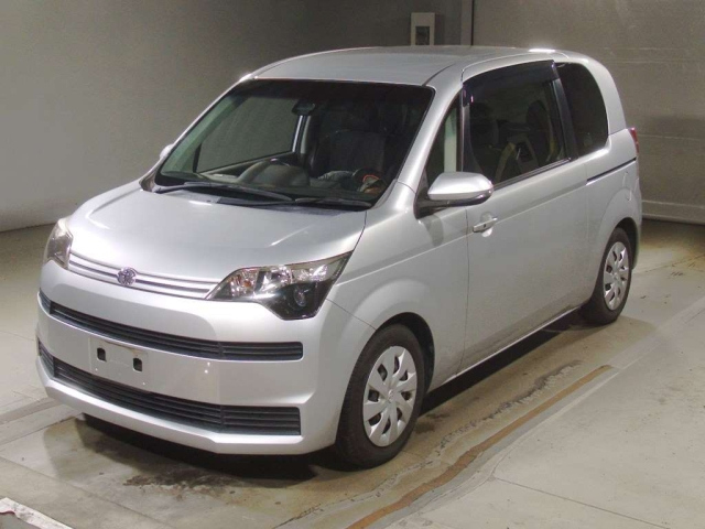 TOYOTA SPADE 2016