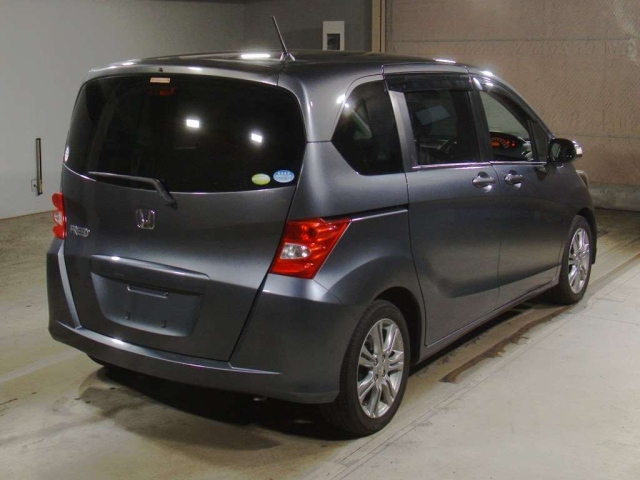 HONDA FREED 2010