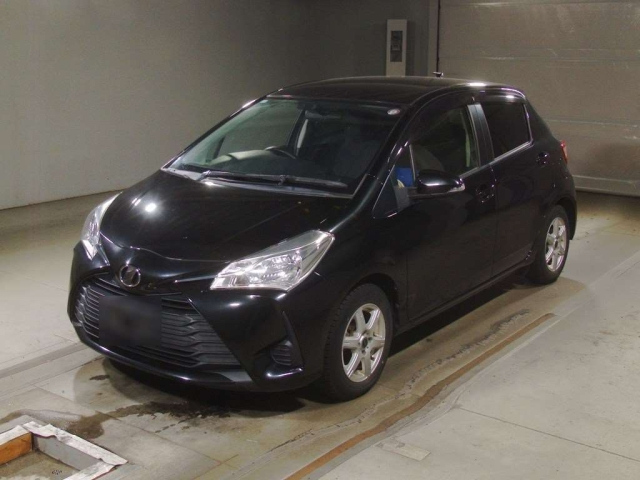 TOYOTA VITZ 2018