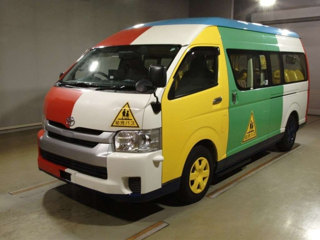TOYOTA HIACE 2018