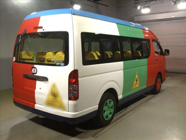 TOYOTA HIACE 2018