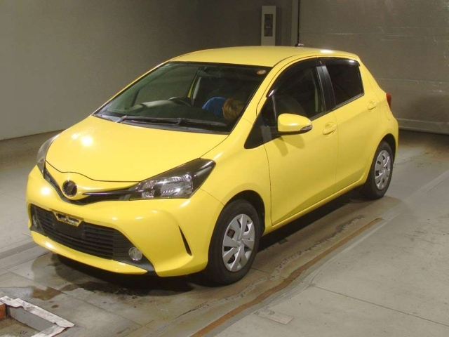 TOYOTA VITZ 2015