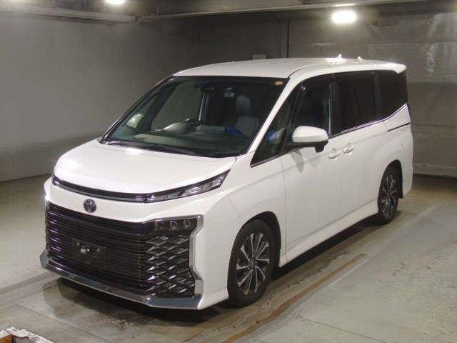 TOYOTA VOXY 2022