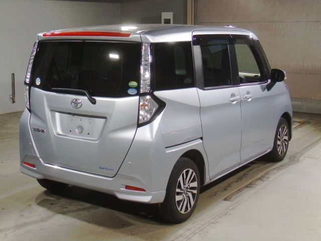 TOYOTA TANK 2017