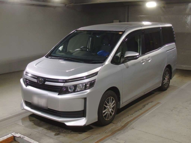 TOYOTA VOXY 2015