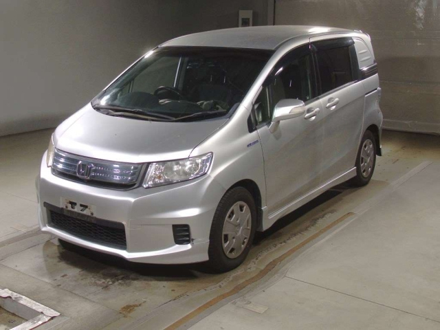 HONDA FREED 2013