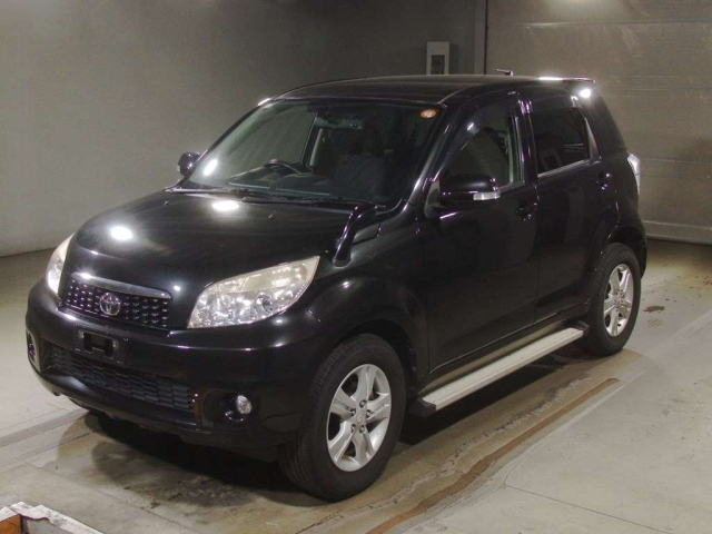 TOYOTA RUSH 2010